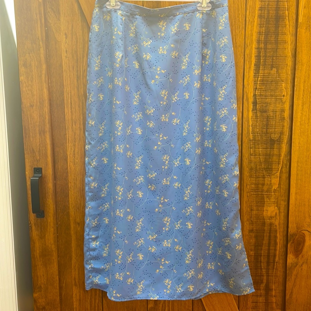 Blue floral Kathie Lee skirt 14W/16W
